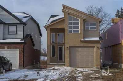 2083 CEDARPARK Drive, London North, ON N5X 0N2