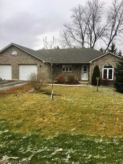 22782 Adelaide Road, Strathroy-Caradoc, ON N0L 1W0