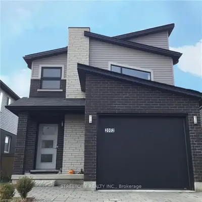 2002 FOXRIDGE Crescent, London North, ON N6G 0L8