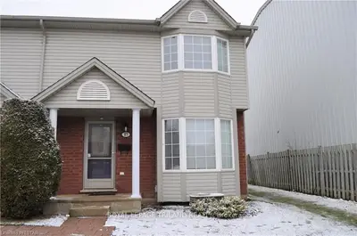 101 Brookside Street 17, London South, ON N5Z 5C9