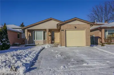 1602 JALNA Boulevard, London South, ON N6E 3L1
