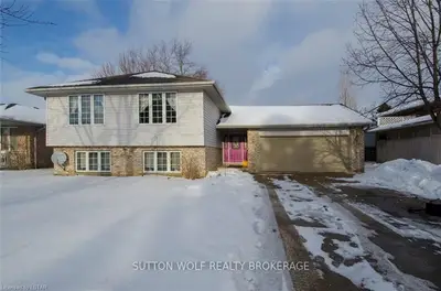 37 LAMANTIA Avenue, Strathroy-Caradoc, ON N7G 3Z5