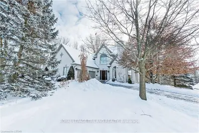 859 MANCHESTER Road, London North, ON N6H 5H3