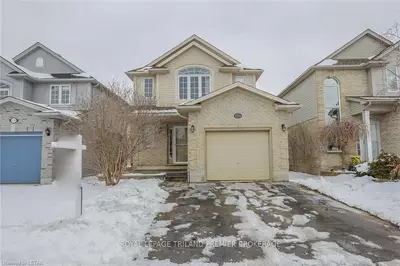 1216 BLACKMAPLE Drive, London East, ON N5V 5V3