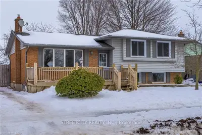 48 ST. LAWRENCE Boulevard, London South, ON N6J 2X1