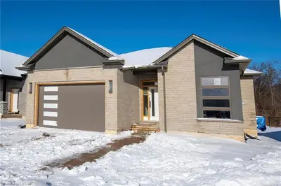 1450 NORTH WENIGE Drive 17, London North, ON N5X 0L6