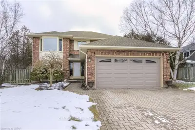 107 CHALFONT Road, London North, ON N6H 4Y5