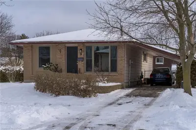 3 BRUNSWICK Avenue, London North, ON N6G 3K4
