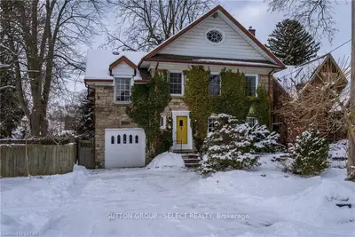 9 WILLINGDON Avenue, London East, ON N6A 3Y5