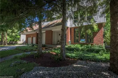 10 SHAVIAN Court N, London North, ON N6G 3G9