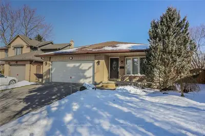 1053 MAHOGANY Crescent, London North, ON N6H 4V8