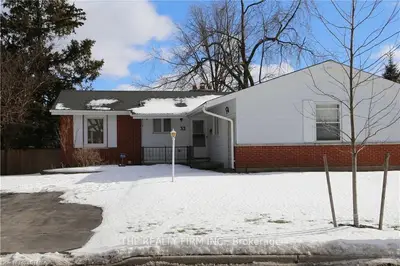 33 OREGON Road, London South, ON N5Z 4B8