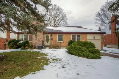 402 BOLER Road, London South, ON N6K 2K5