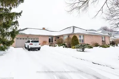 49 FARMINGTON Terrace, London South, ON N6K 3N3