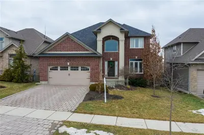 2292 BRAYFORD Crescent, London South, ON N6K 0C5