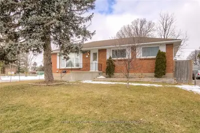 1520 GORE Road, London East, ON N5W 1T8