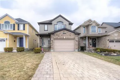 6828 VALLAS Circle, London South, ON N6P 0B5