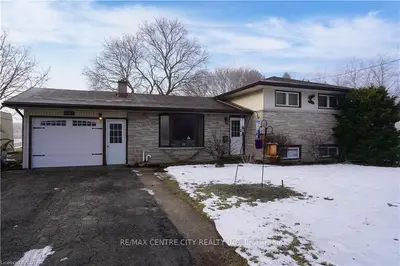 42 PANNELL Lane, Strathroy-Caradoc, ON N7G 2C6