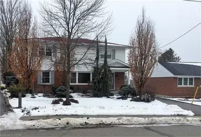 65 Earlscourt Crescent, Woodstock, On N4s 5h2