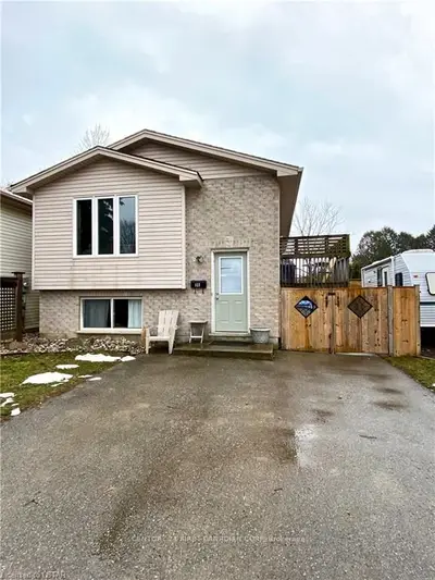 122 SCOTT Street, Strathroy-Caradoc, ON N7G 1K2