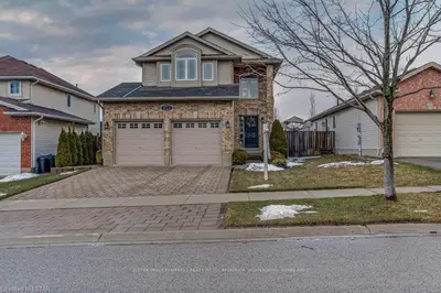 1724 BENJAMIN Drive, London East, ON N5V 5J3