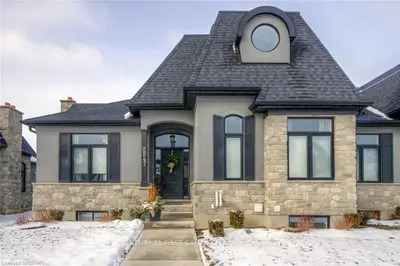2247 CALLINGHAM Drive, London North, ON N6G 0P1
