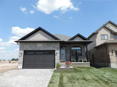 615 KETTER Way, Plympton-Wyoming, ON N0M 1T0