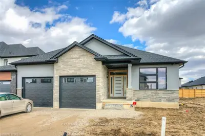 6447 CROWN GRANT Road, London South, ON N6P 0A8