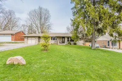 681 AMBERLEY Avenue, London North, ON N6H 2X5