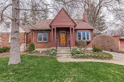 12 PARKDALE Crescent, London East, ON N6A 2M5