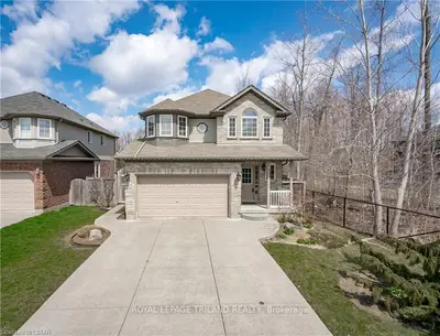 970 FOXCREEK Road, London North, ON N6G 0H1