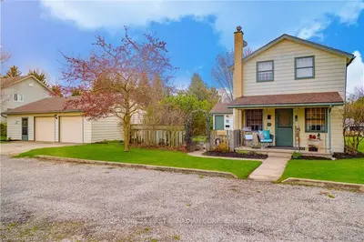 2305 GORE Street, Strathroy-Caradoc, ON N0L 1W0