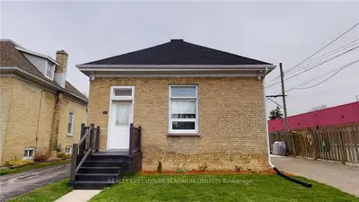 22 VICTORIA Street W, South Huron, ON N0M 1S2