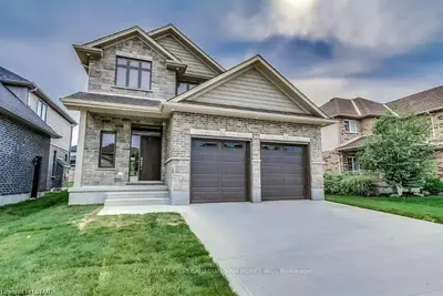 1237 THORNLEY Street, London South, ON N6K 4V6