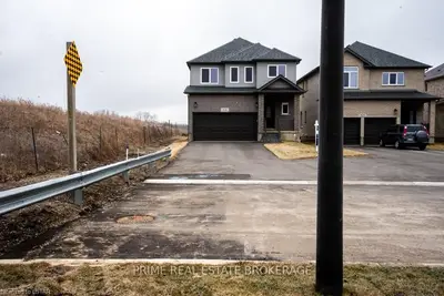 831 CEDARPARK Way, London North, ON N5X 0C3