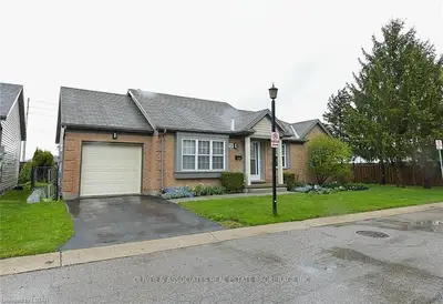 335 LIGHTHOUSE Road 12, London South, ON N6M 1J8