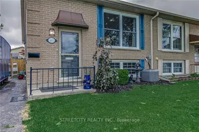 611 DEVERON Crescent, London South, ON N5Z 4M3