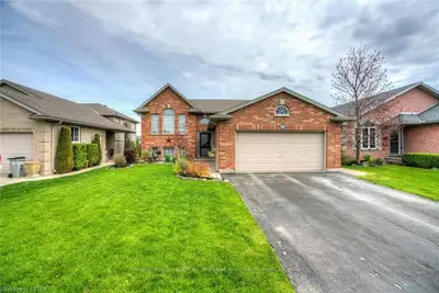 15 OAKWOOD Court, St. Marys, ON N4X 1A8