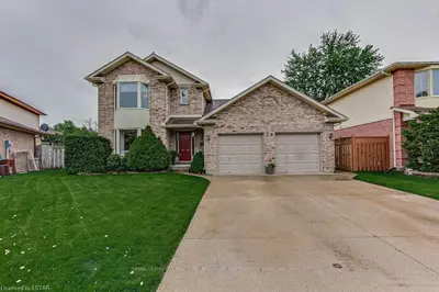 59 SARAH Court, London South, ON N6E 3L4