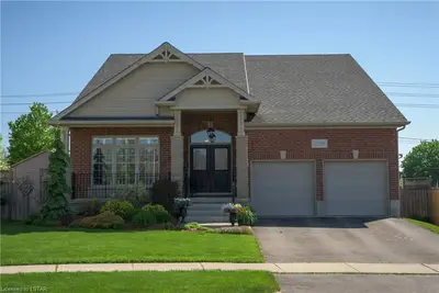 1230 BIRCHWOOD Drive, London South, ON N6K 5C2