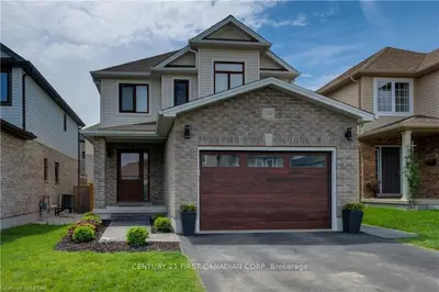 2541 ASIMA Drive, London South, ON N6M 0B4