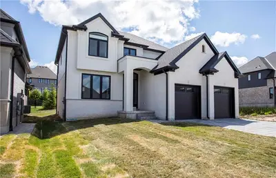 1056 TRAILSWAY Avenue, London South, ON N6K 0H9