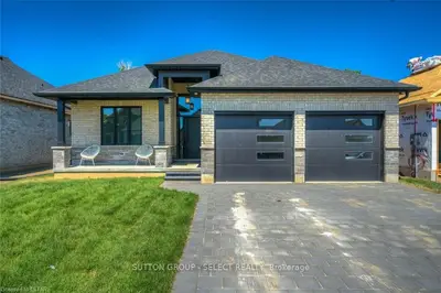3 STATHAM Street, Strathroy-Caradoc, ON N6H 1V2