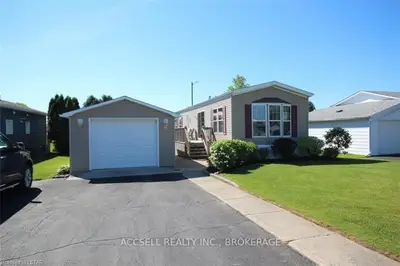 8 MILLER Street, Strathroy-Caradoc, ON N7G 1A6