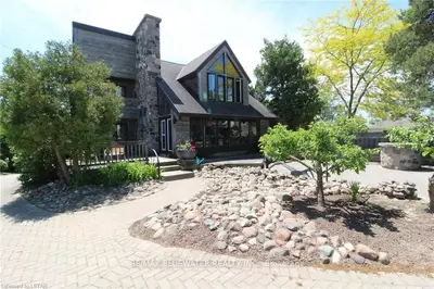 6504 WEST PARKWAY Drive, Lambton Shores, ON N0M 1J3