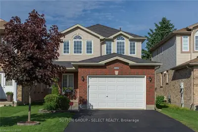 2051 Foxwood Avenue, London North, ON N6G 0C6