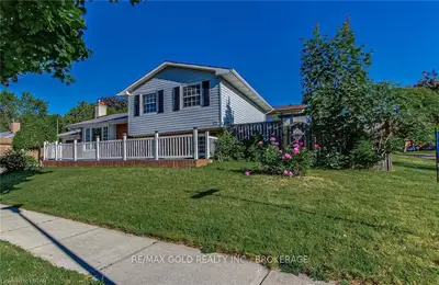 27 LEICESTER Crescent, London South, ON N6C 2Y3