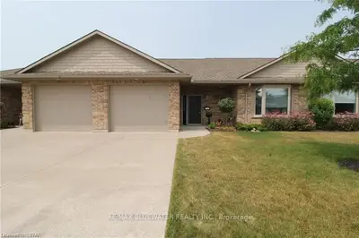 5969 TOWNSEND Line 25, Lambton Shores, ON N0M 1J0