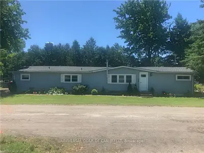 39 Maple Street, South-west Oxford, On N0l 1c0