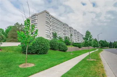 521 RIVERSIDE Drive 206, London North, ON N6H 1G2